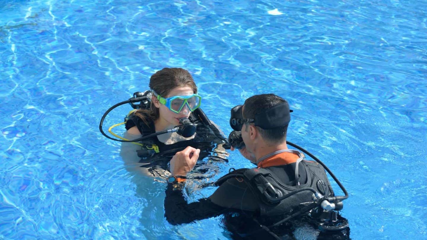 What Is Scuba Diving? And Other FAQs For Diving Newbies! Divepoint Mexico