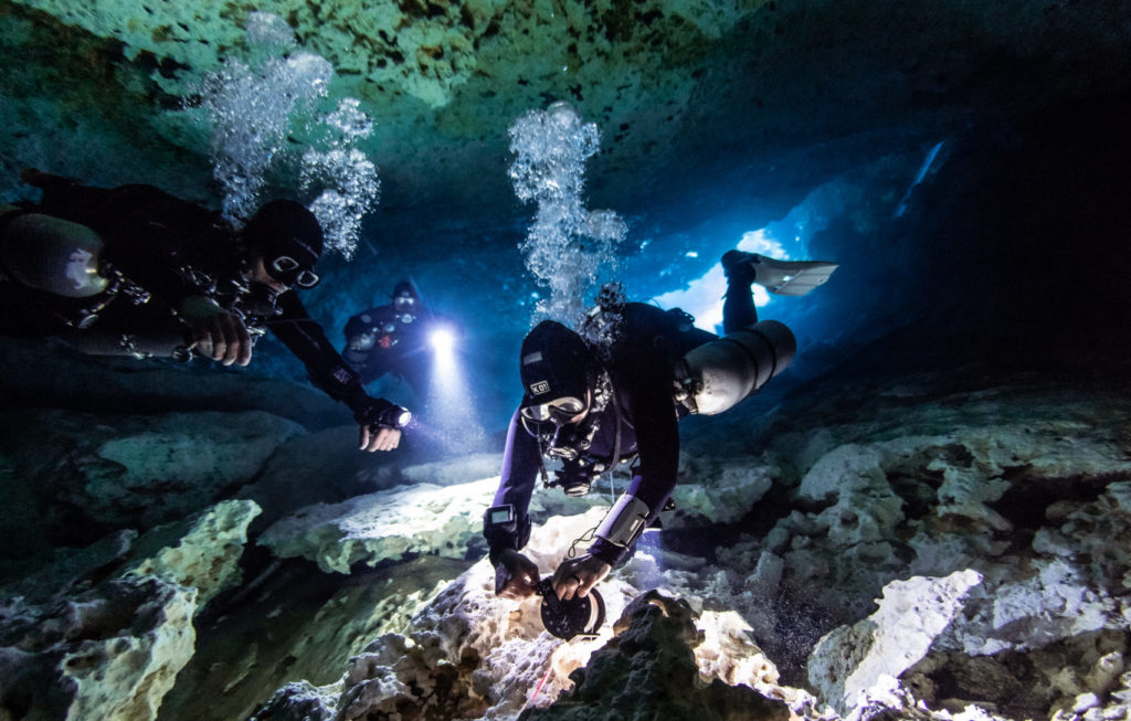 cavern diving in mexico
